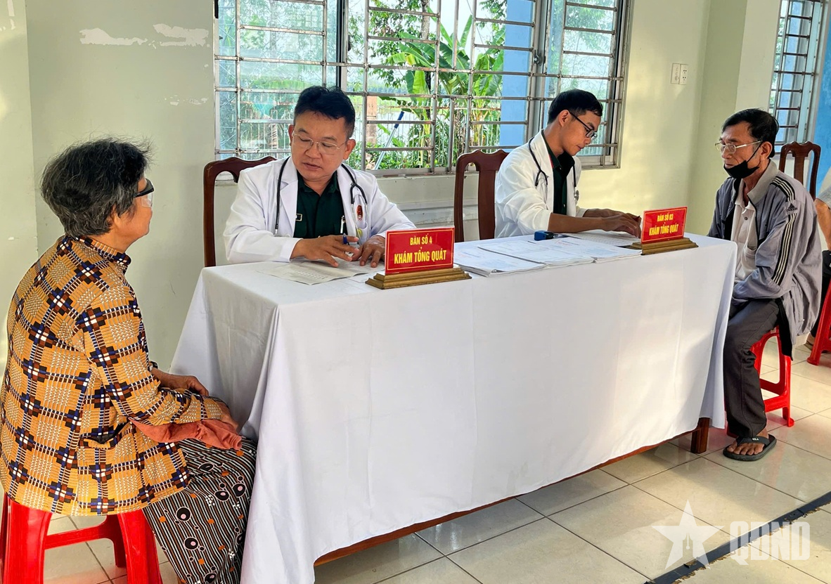 Quân khu 9: Khám bệnh, cấp thuốc miễn phí cho hơn 300 lượt người dân tại Tây Ninh